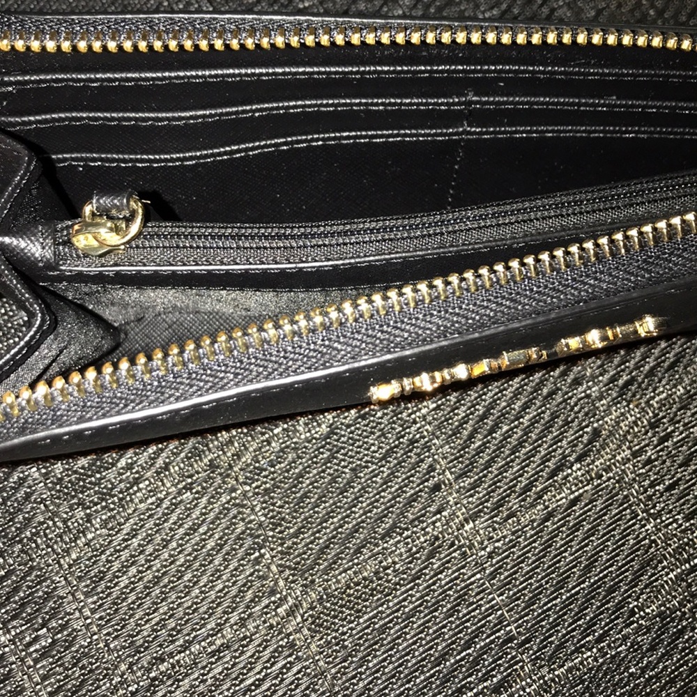 Michael Kors 💵 wallet - Picture 2 of 5